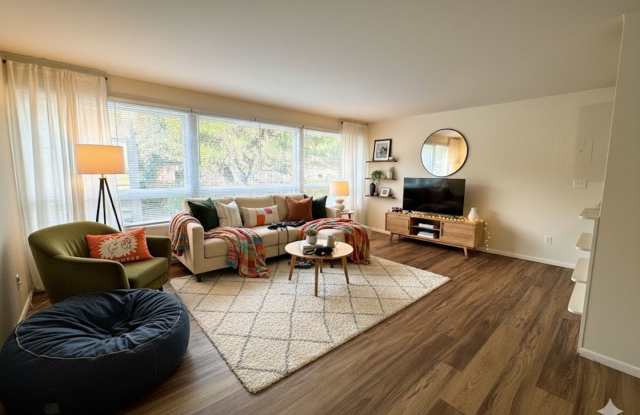 9043 35th Ave SW Gallery 2