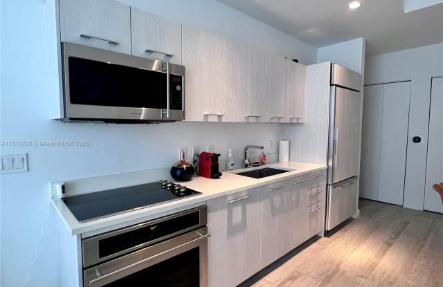 55 SW 9th St photos photos