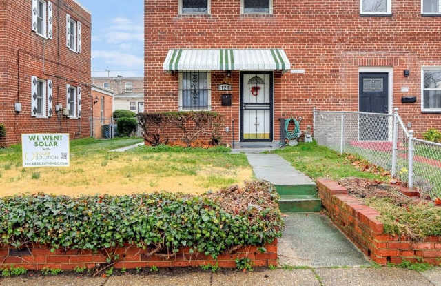 121 ANACOSTIA Avenue NE photos photos