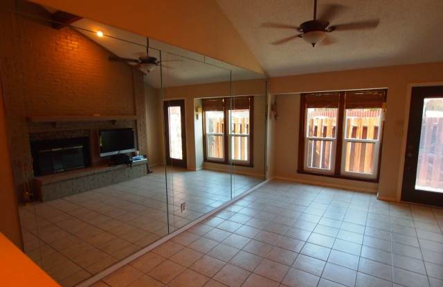2504 Shady Ridge Dr Gallery 4