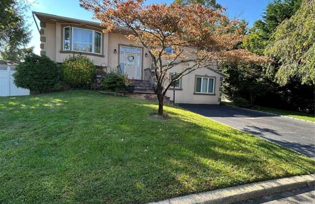 34 Colorado Avenue - 34 Colorado Avenue, Bay Shore, NY 11706