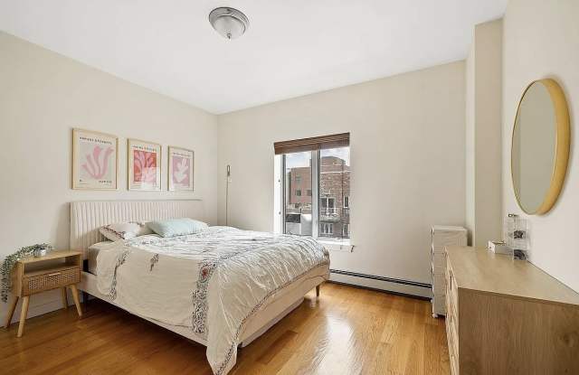 2540 38th St Apt 4D Gallery 4