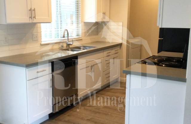 Bremerton spacious duplex. Gallery 1