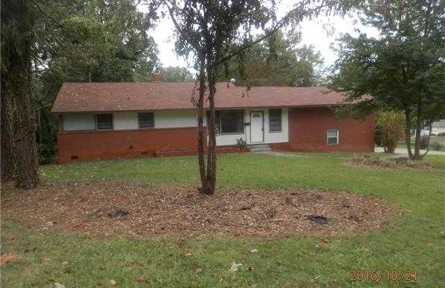2469 Elkwood Circle - 2469 Elkwood Circle, Charlotte, NC 28205