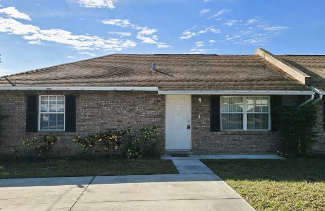 1436 Thousand Roses drive N photos photos