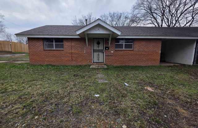 804 1/2 W 45th Street photos photos