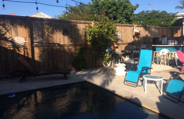 615 N 7th Avenue N - 615 7th Ave N, Lake Worth, FL 33460