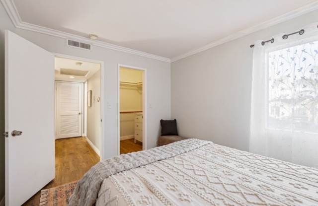 460 Golden Ave Apt 209 photos photos