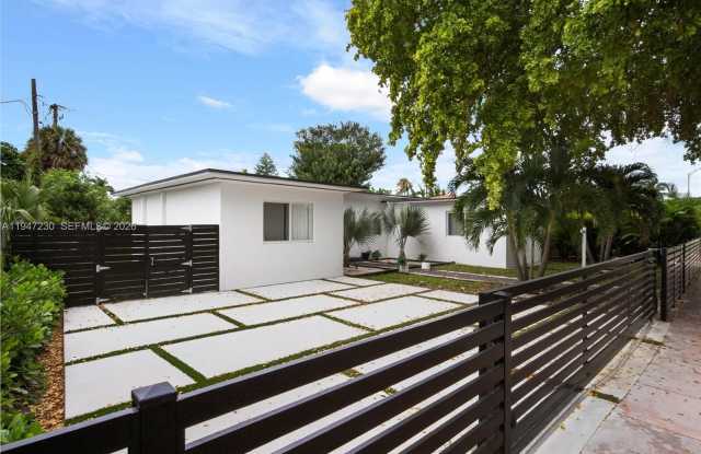 1581 Normandy Dr photos photos