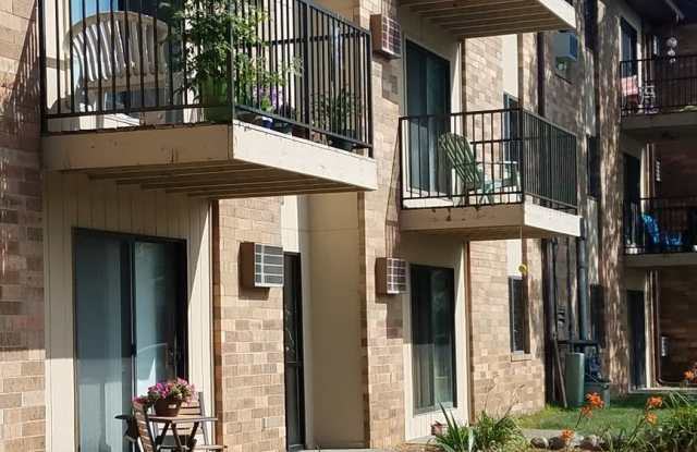 Royal Oaks Apartments photos photos