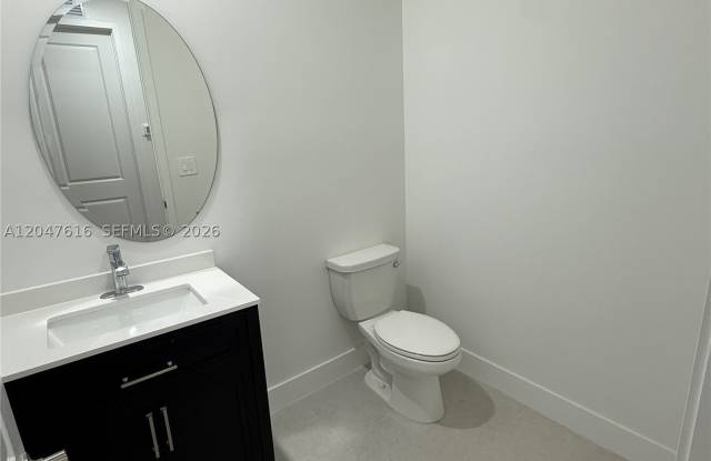 4255 SW 123rd Ter Gallery 4