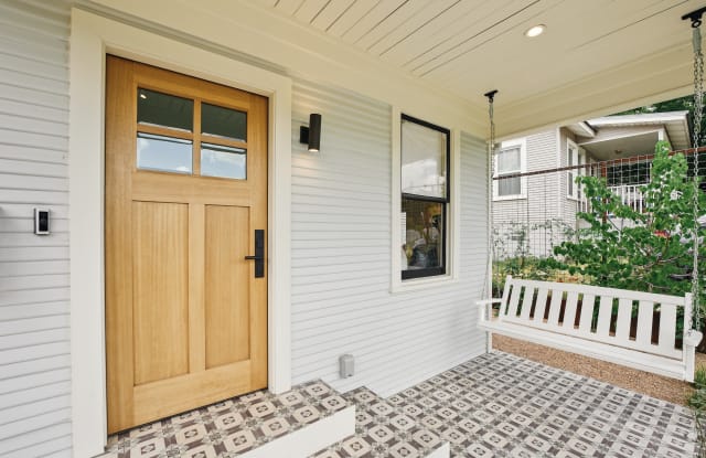 906 Maufrais Street photos photos