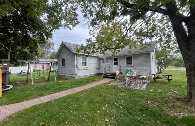 $1,175 | 2BD 1BA| 2306 2nd St | 12/1/2026! Gallery 1