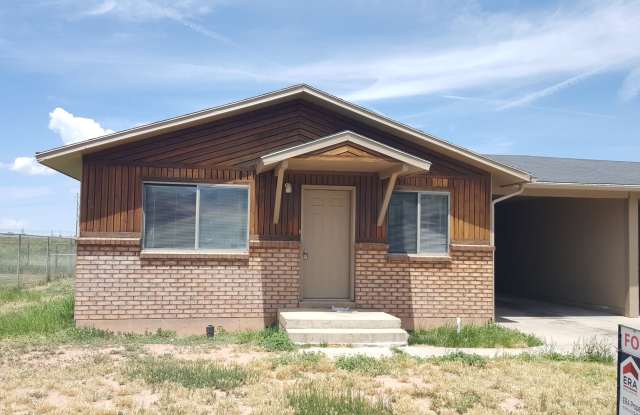 3 Bedroom, 1 Bathroom Twin Home Close to Parks and Schools! photos photos