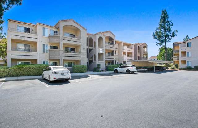 1BR Condo with Private Balcony, Central A/C & Community Amenities in Corona photos photos