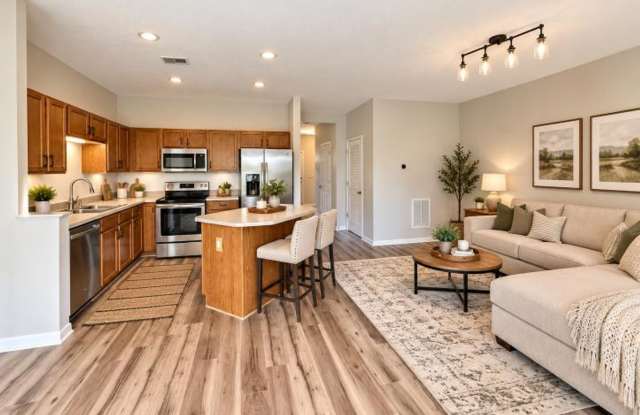 FALL SPECIAL!! $1000 OFF 1st Month of Rent for leases signed by 10/31! Pet Friendly!! Gallery 3