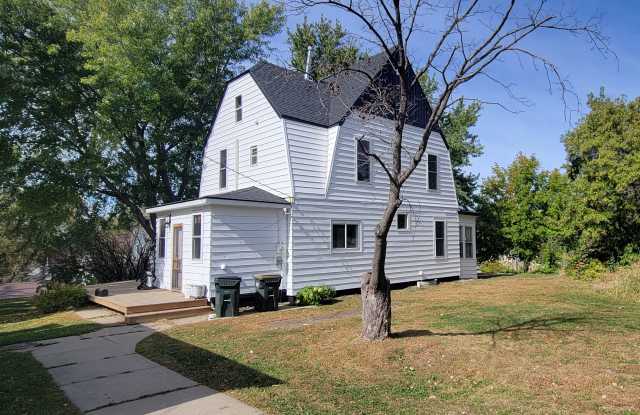 444 Minnesota Avenue East photos photos
