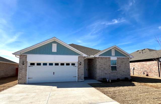 3 Bedroom 2 Bathroom 2 Car Garage Home in Oakdale School District photos photos