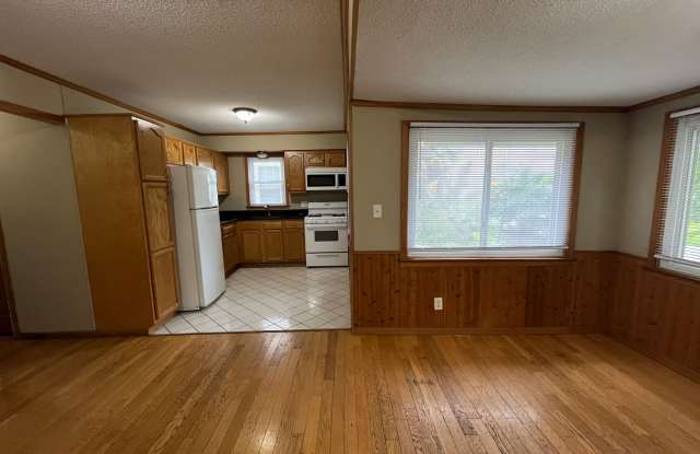 Gorgeous 2 Bedroom House with Massive Two Car Garage! Apply Today! photos photos Gorgeous 2 Bedroom House with Massive Two Car Garage! Apply Today! photos photos