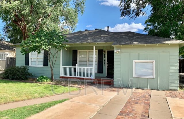 2707 30th Street photos photos