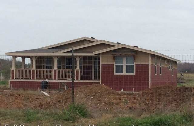 7248 FM 327 - 7248 FM 327, Elmendorf, TX 78112