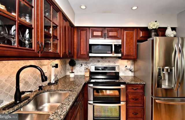 200 GEORGES COURT photos photos