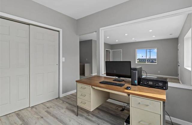 7420 Raider Rd. Office Space Gallery 3