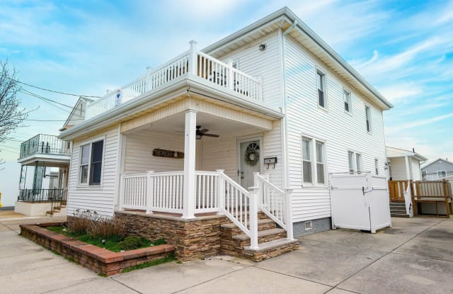 9 S Gladstone Ave - 9 South Gladstone Avenue, Margate City, NJ 08402