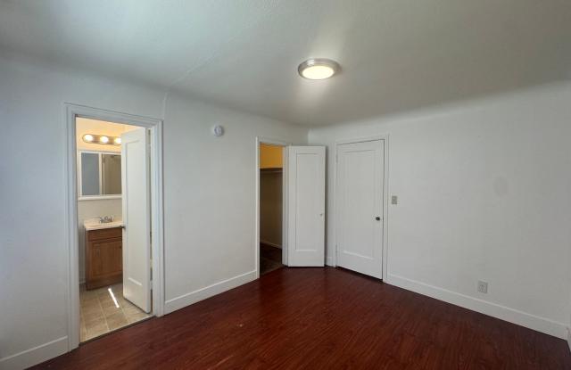 COZY 1BD/1BA LOWER SOUTH HILL APARTMENT | A/C | ON-SITE LAUNDRY | PET FRIENDLY | FIRST MONTH FREE, OAC. Gallery 4