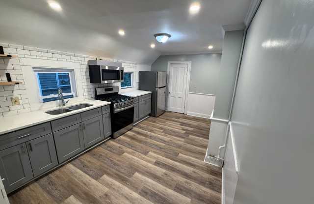 2114 Niagara StreetUnit 2 (Upper Back) Gallery 1