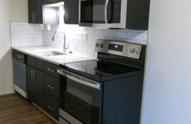 810 PLATE ST UNIT 203 - 810 Plate St, Rochester, MI 48307