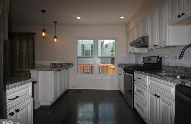103 LAZY HOLLOW DR Gallery 3