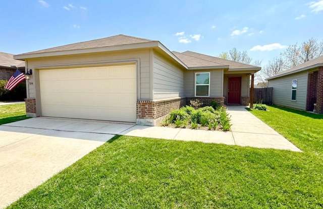 *COMING SOON* 3 Bedrooms | 2 Bathrooms | 2-Car Garage | Fenced Backyard | Stainless Steel Appliances! photos photos