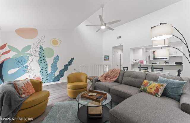 2213 GORDEN Avenue photos photos