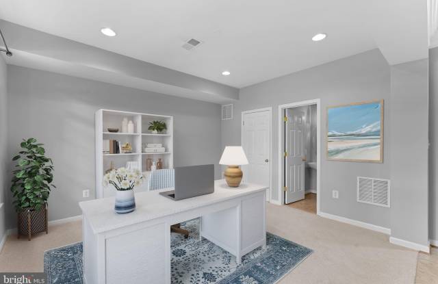 44253 HURON Terrace Gallery 3