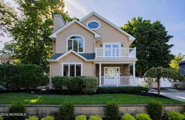 8 Ward Lane - 8 Ward Lane, Rumson, NJ 07760
