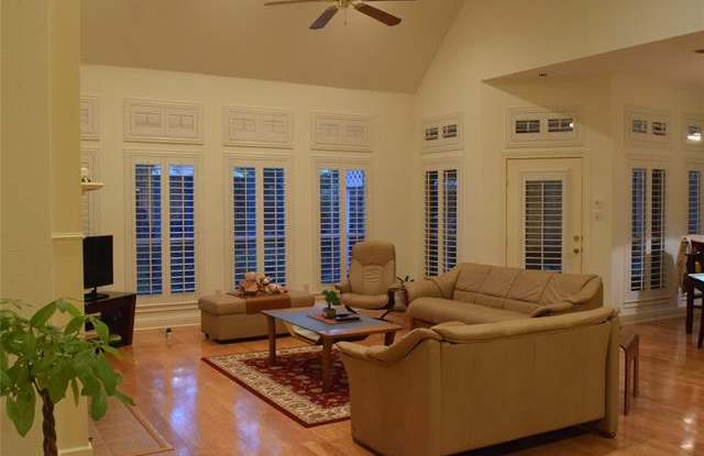 6924 Vista Ridge Court Gallery 2