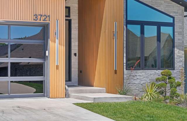 3721 E Woodhue Street Gallery 3