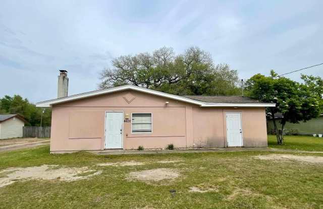 4600 Woodbine Rd - 4600 Woodbine Road, Pace, FL 32571
