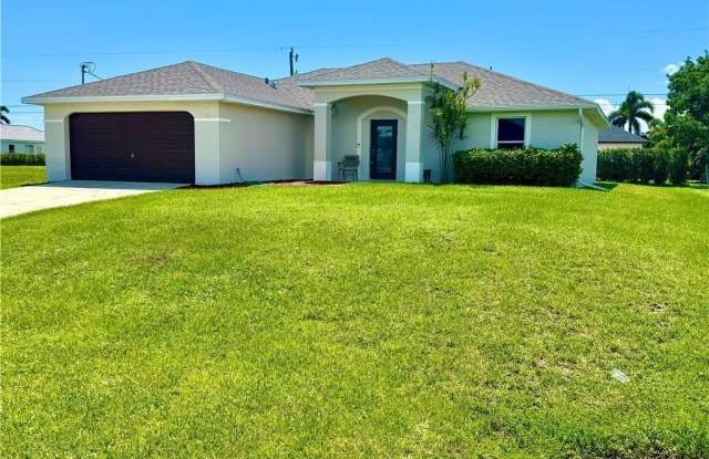 3716 SW 15th Place Gallery 1