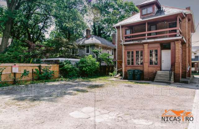 2064 Indianola Avenue Gallery 2
