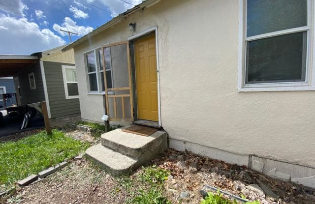 512 1/2 3rd Ave W photos photos