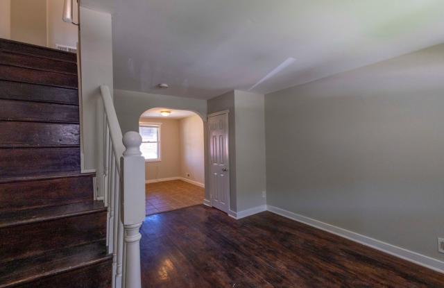 Charming 2BD/1BA Townhome in Morrell Park, MD! Gallery 3