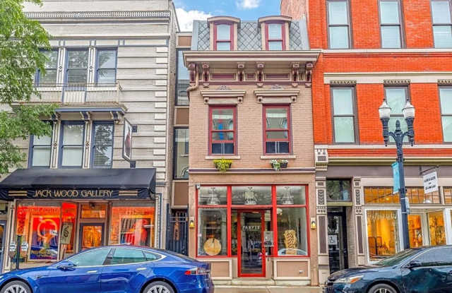OTR- 1 bed 1 bath condo Gallery 1