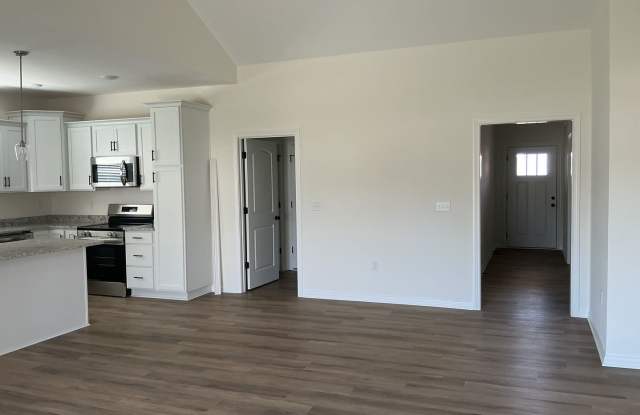 Brand-New 3 Bedroom, 2 Bathroom Home – Sagecrest Ct. Gallery 4