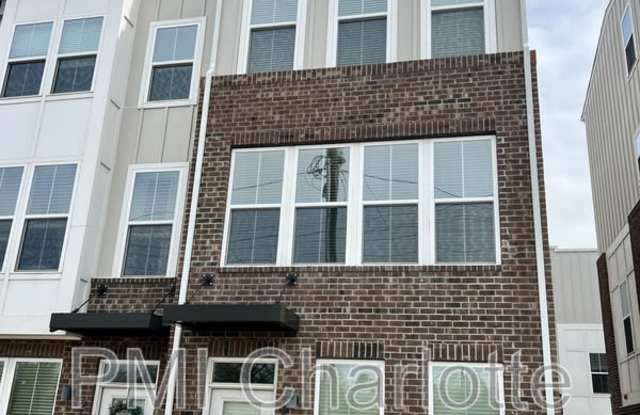 240 Parkwood Ave photos photos