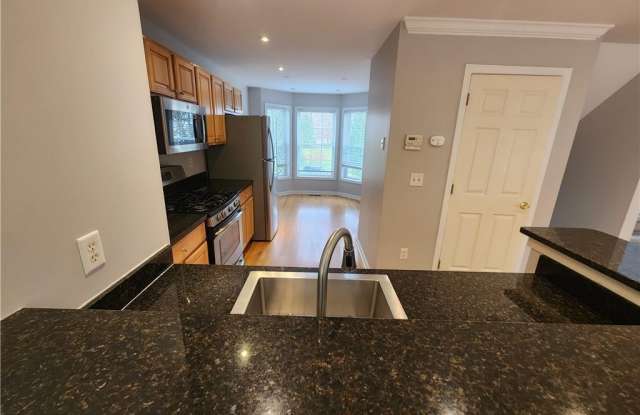 2105 Briar Woods Lane Gallery 4