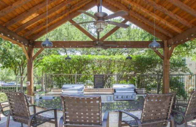 8833 La Cresada Dr Gallery 3