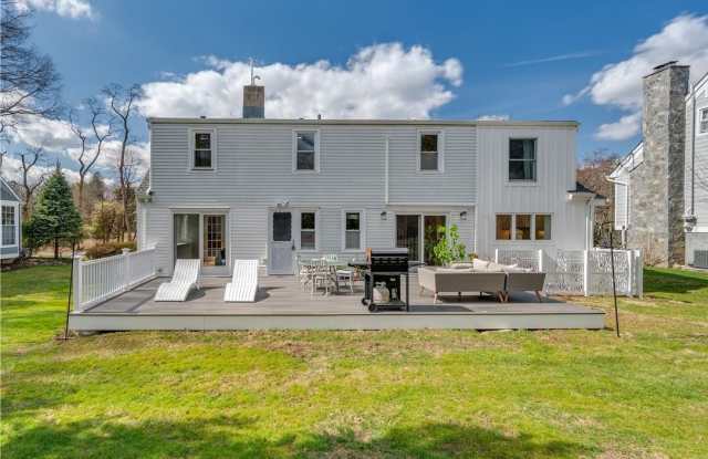 1001 Shore Acres Drive Gallery 3