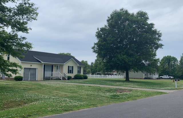 Alluring Country Home - Holiday Special - 1st Month Rent Free! photos photos